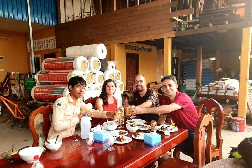 1 Día cena con familia camboyana